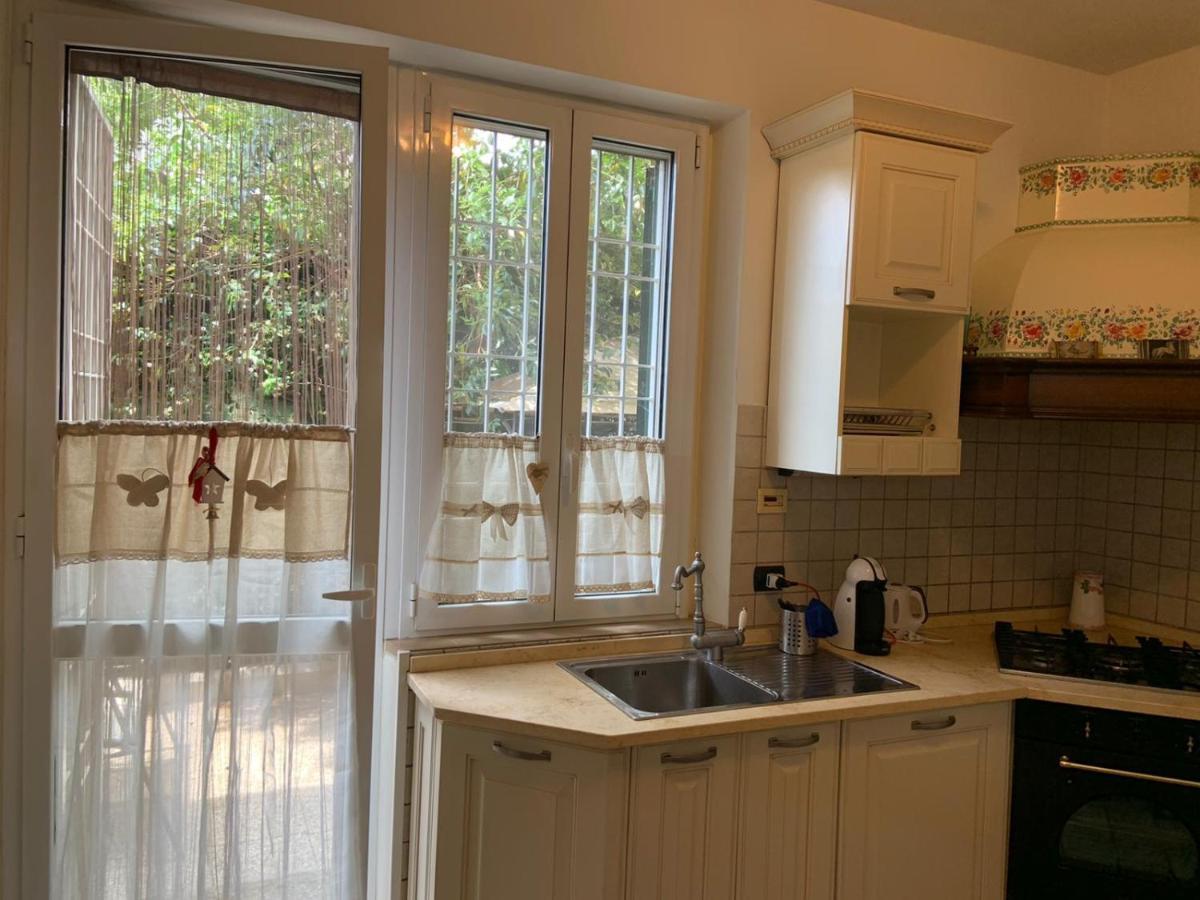 Appia Park Apartament 10 Min Dal Colosseo Rzym Zewnętrze zdjęcie