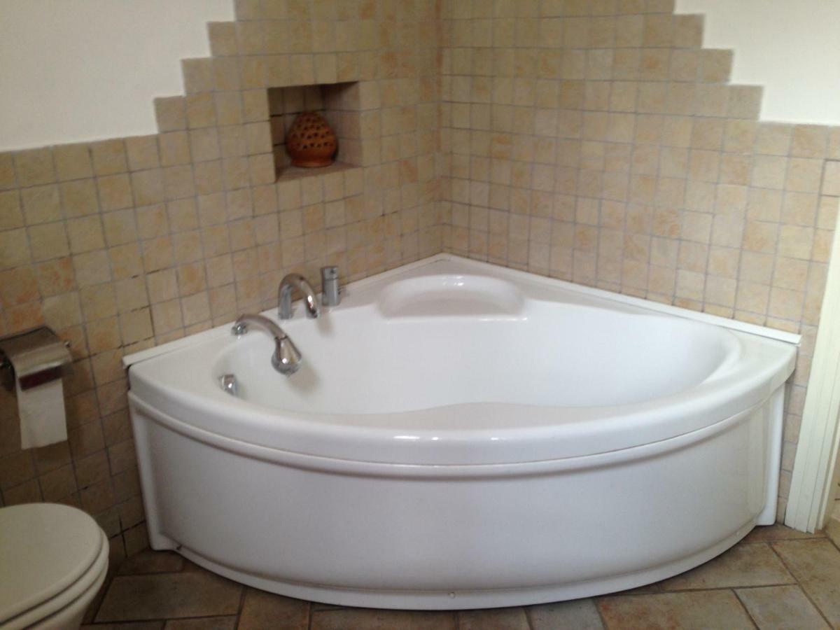Appia Park Apartament 10 Min Dal Colosseo Rzym Zewnętrze zdjęcie